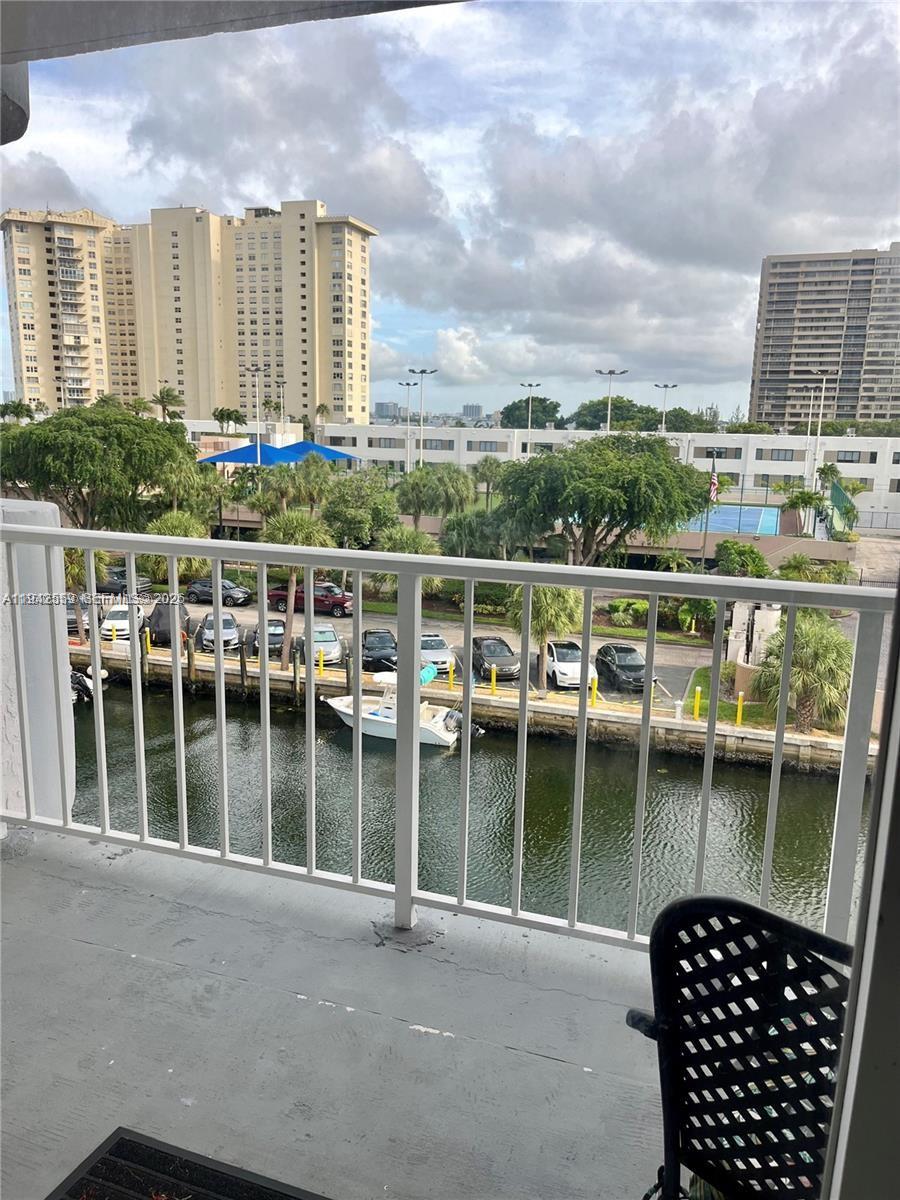 CRICKET CLUBHOUSE CONDO - Residential