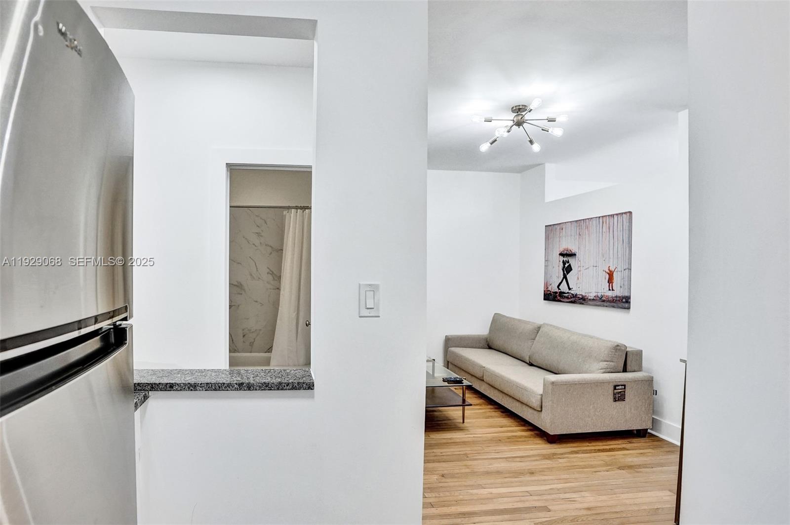 HOLLYWOOD - Residential Lease