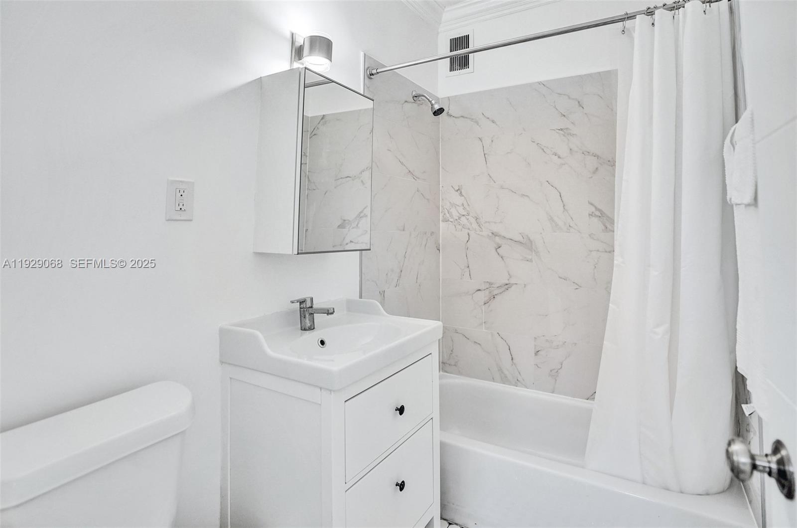 HOLLYWOOD - Residential Lease