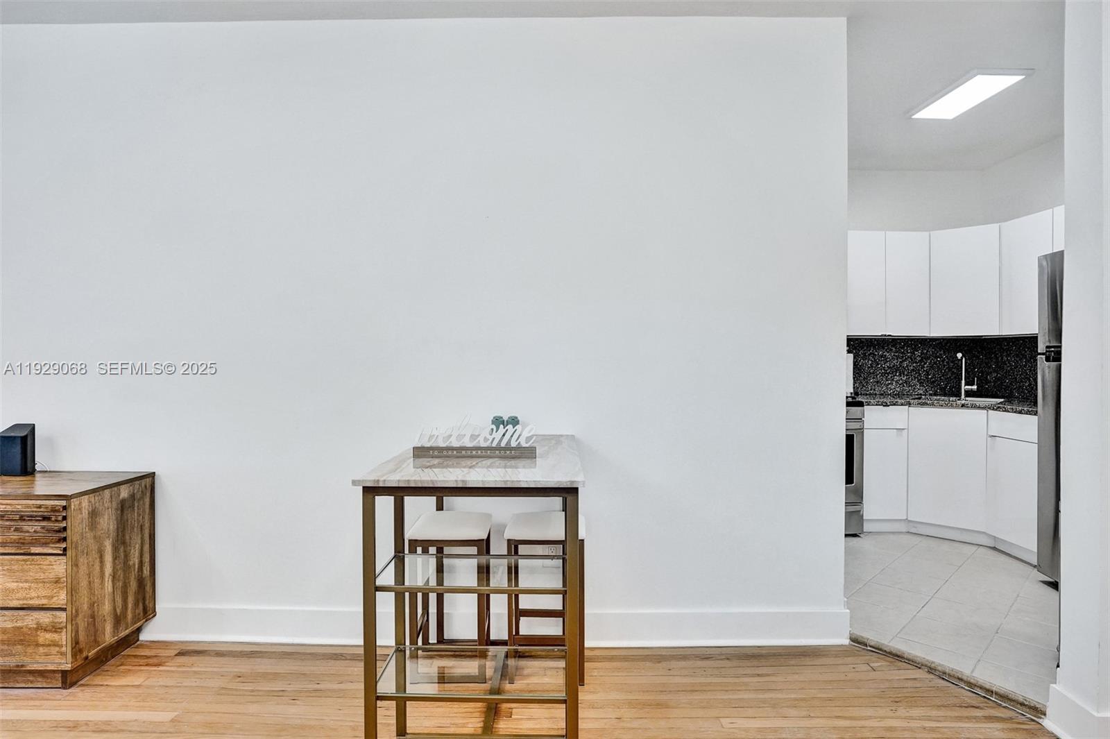 HOLLYWOOD - Residential Lease