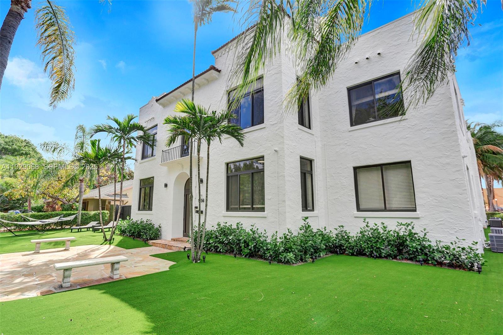 HOLLYWOOD - Residential Lease