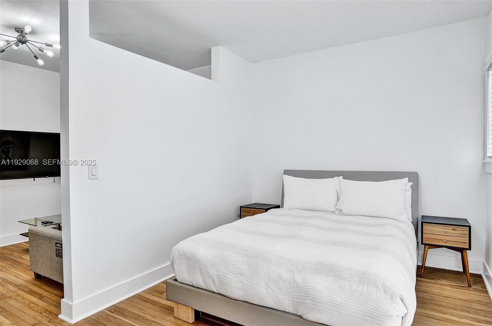 HOLLYWOOD - Residential Lease