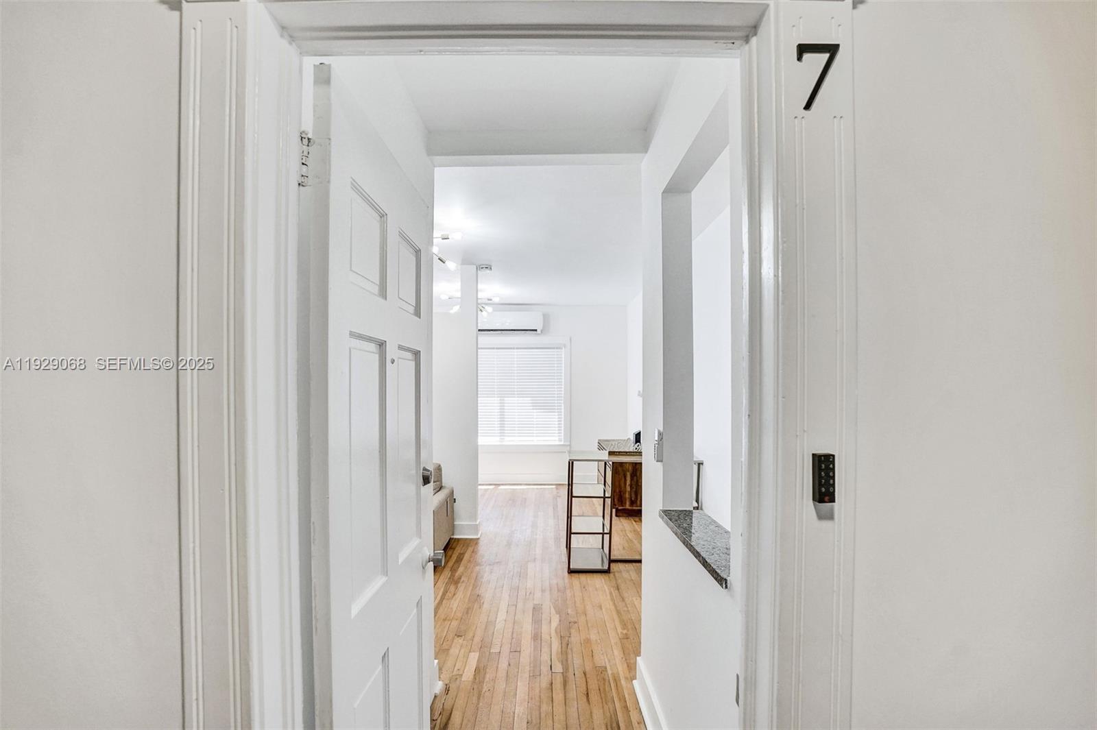 HOLLYWOOD - Residential Lease