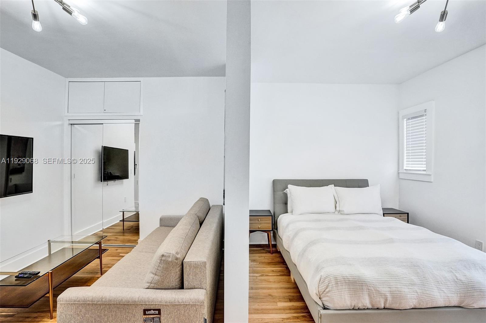 HOLLYWOOD - Residential Lease