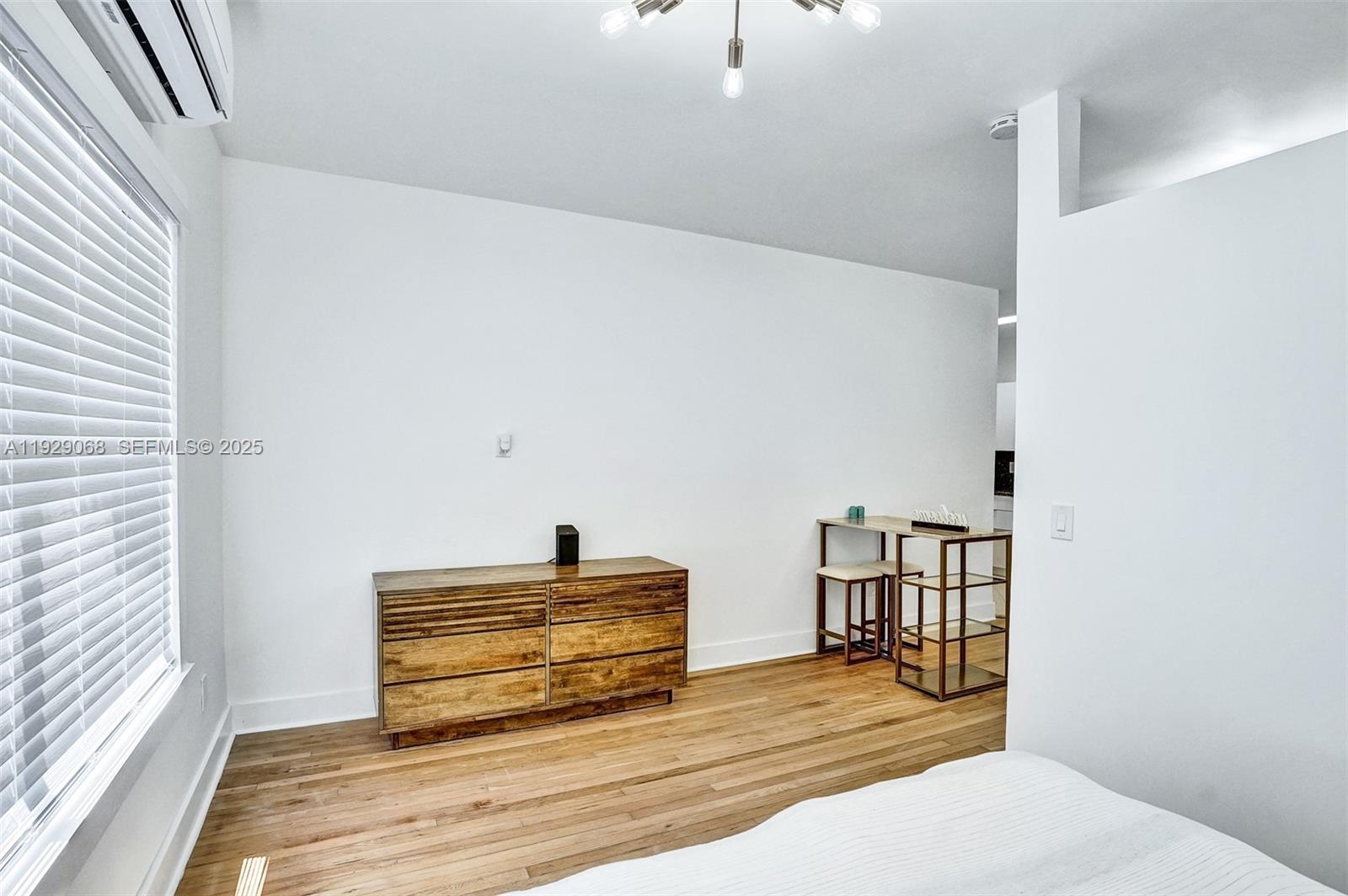 HOLLYWOOD - Residential Lease