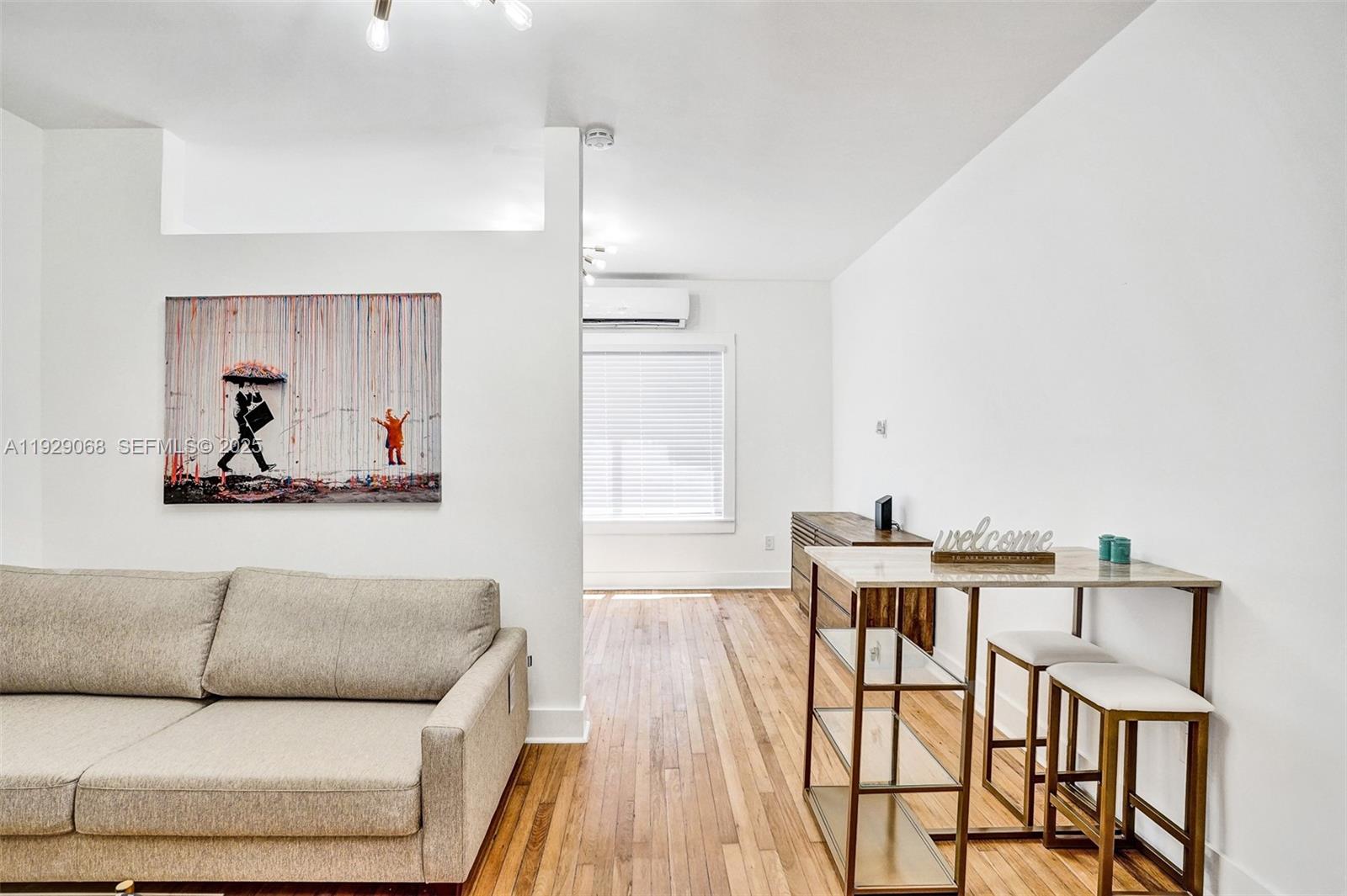 HOLLYWOOD - Residential Lease