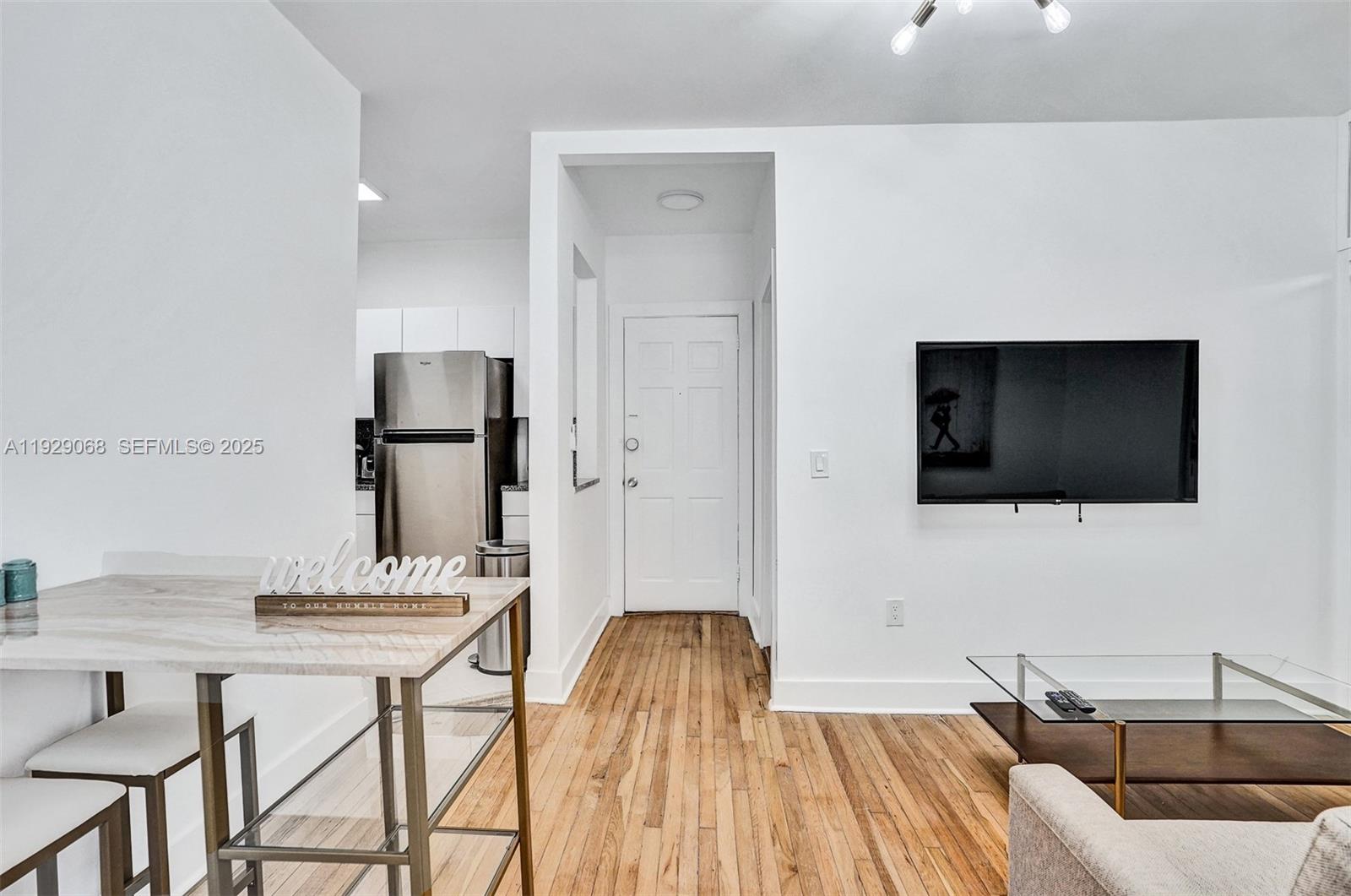 HOLLYWOOD - Residential Lease