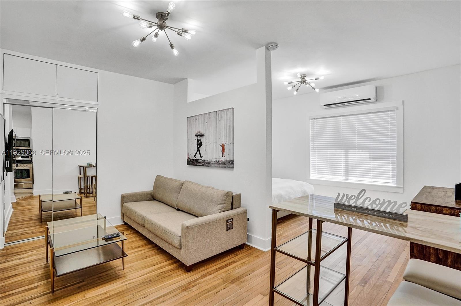 HOLLYWOOD - Residential Lease