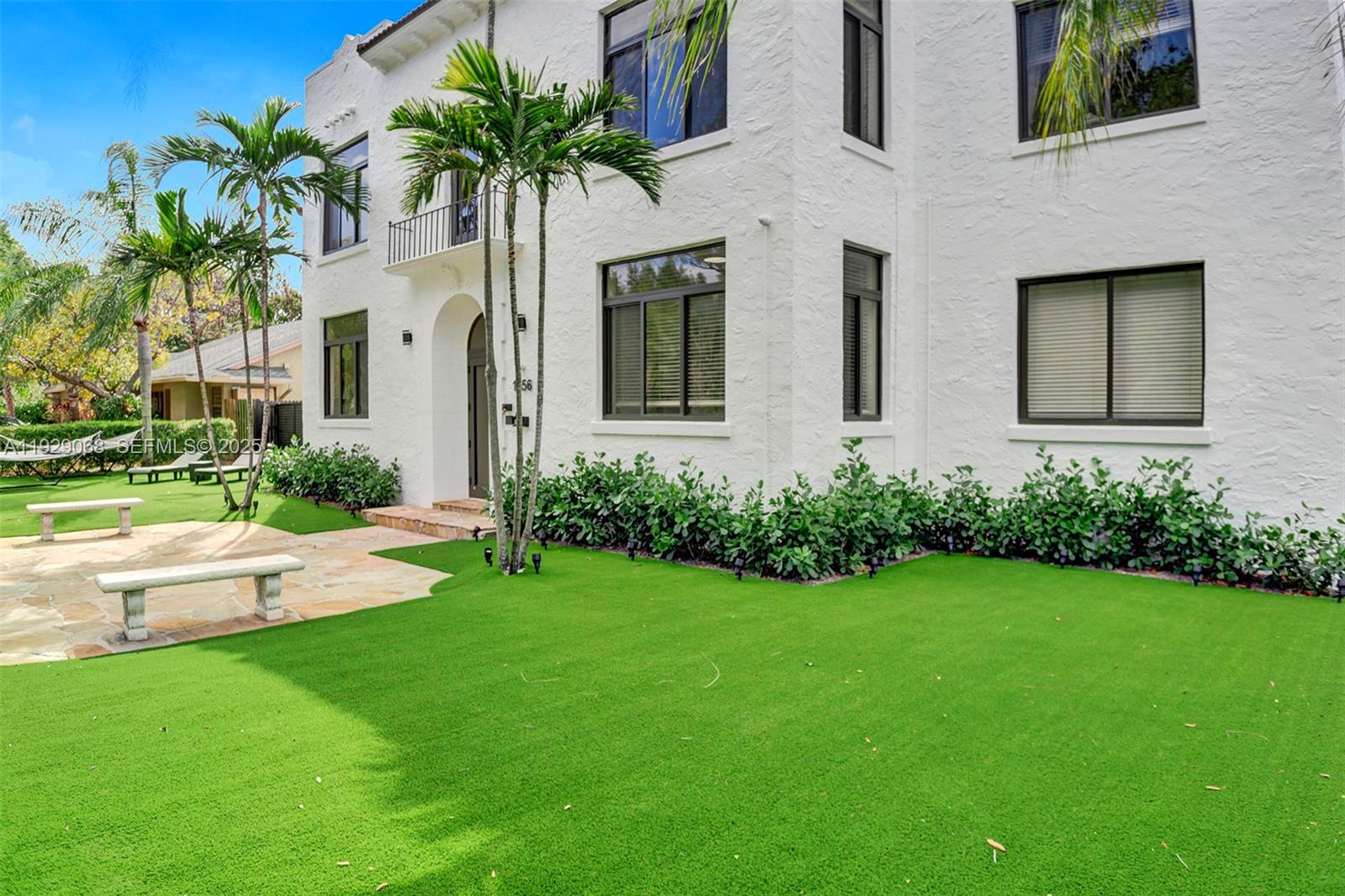 HOLLYWOOD - Residential Lease