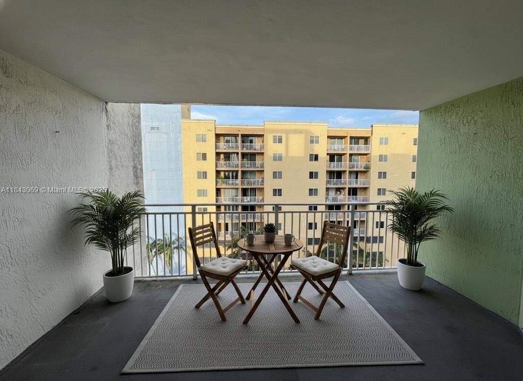 SAN LORENZO CONDO - Residential