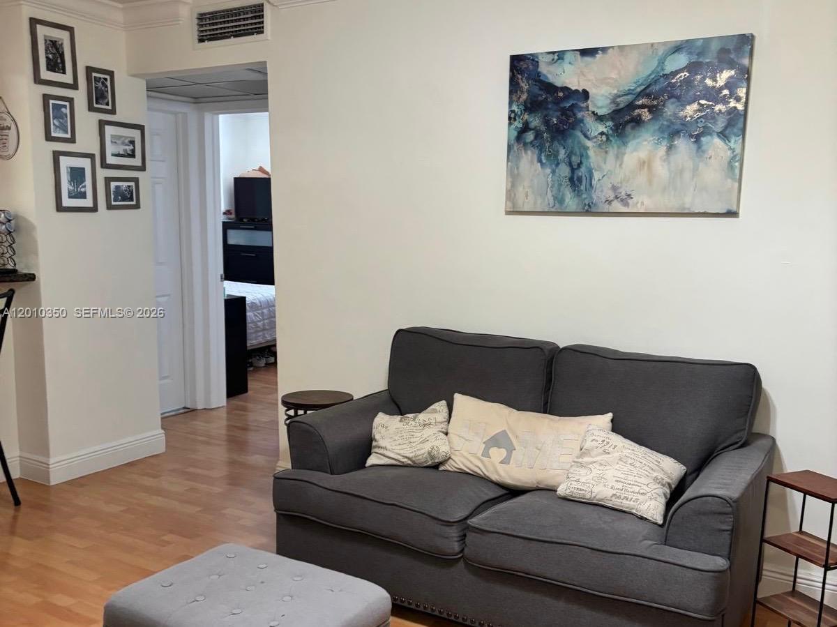 SALZEDO IN THE GABLES CON - Residential Lease