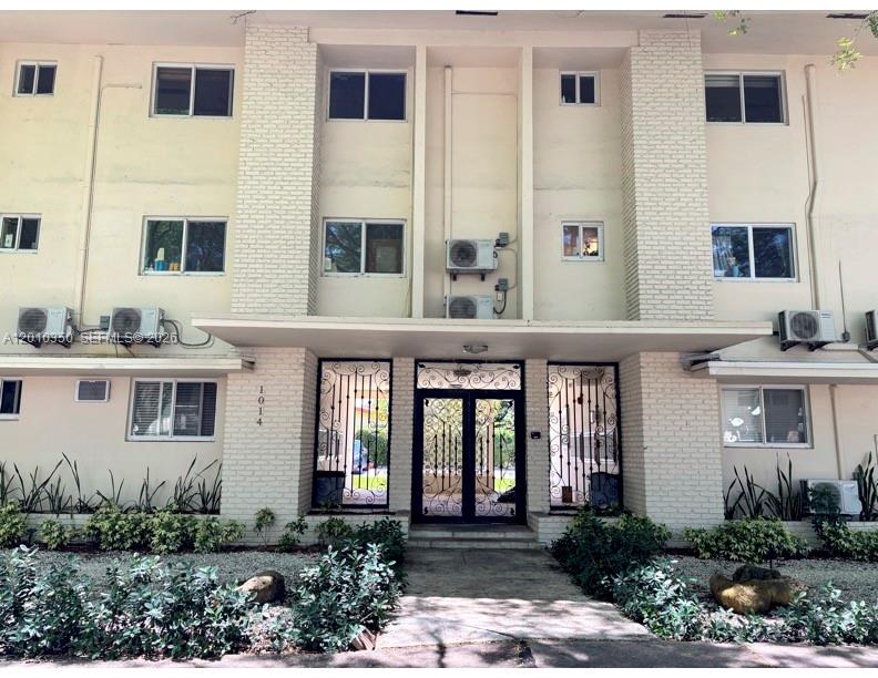 SALZEDO IN THE GABLES CON - Residential Lease
