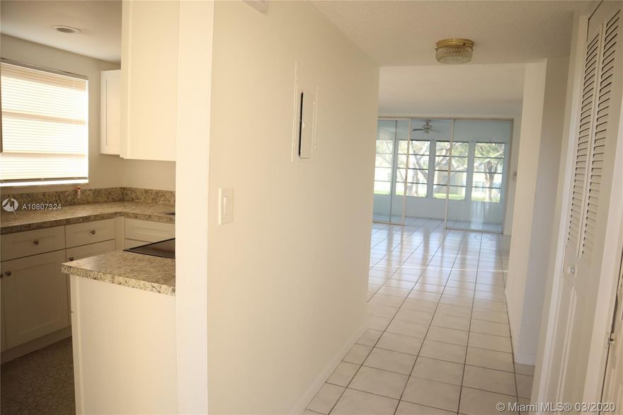 55+ community, 2/2 Condo in good condition. Tile throughout, eat in kitchen, large living room, screened & private balcony. Very good location, close to restaurants, shopping center and the main roads.