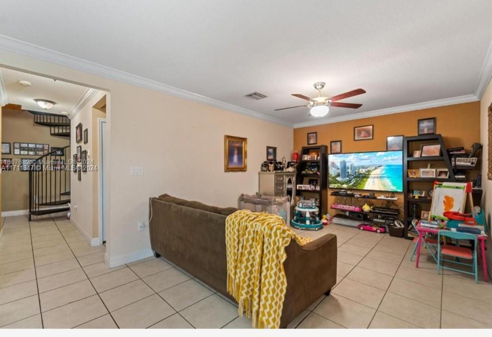 Come see this great 3 bed/3 bath townhome in Tamiami. Two assigned parking spaces plus additional spaces. Community swimming pool and laundry facilities. Covered porch. Near schools, shopping and major highways.