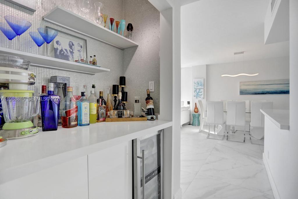 WAVE CONDO - Residential Lease