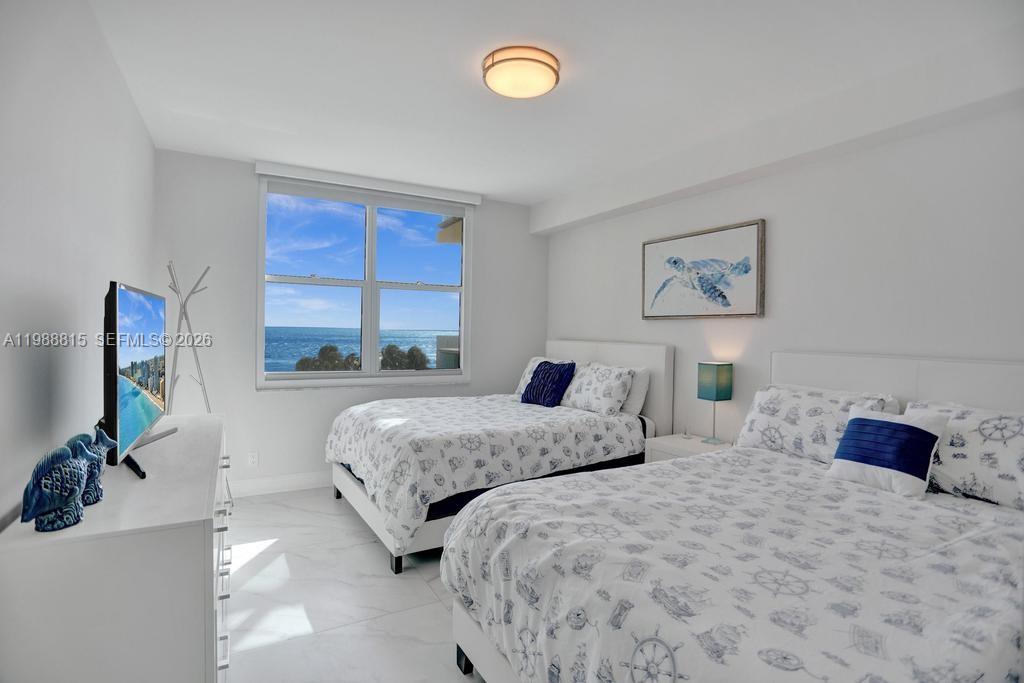 WAVE CONDO - Residential Lease