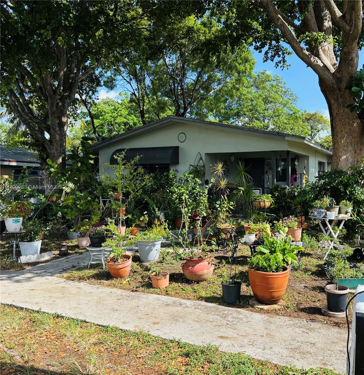 222 SW 9th St 2
