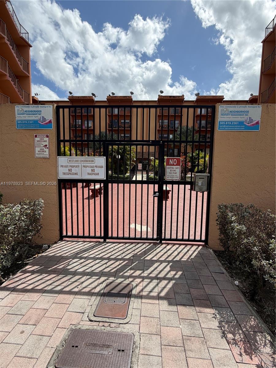 WESTLAND CONDO - Residential