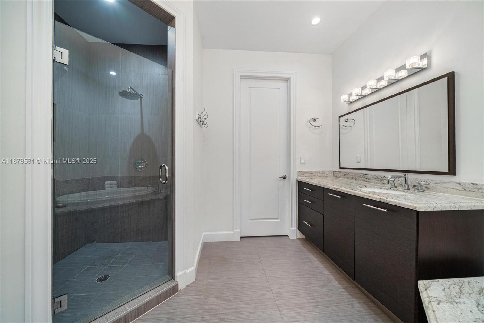 OAK LANE - Residential