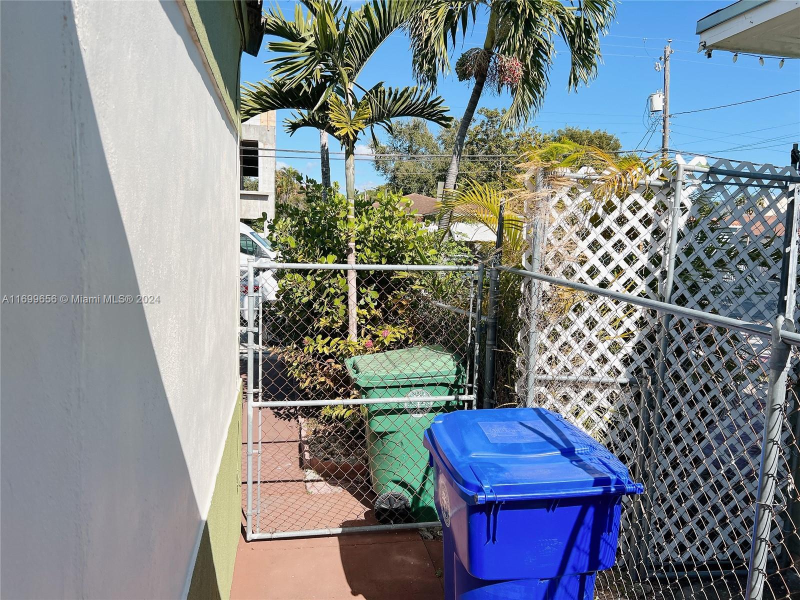 OSCEOLA GROVES - Residential Income