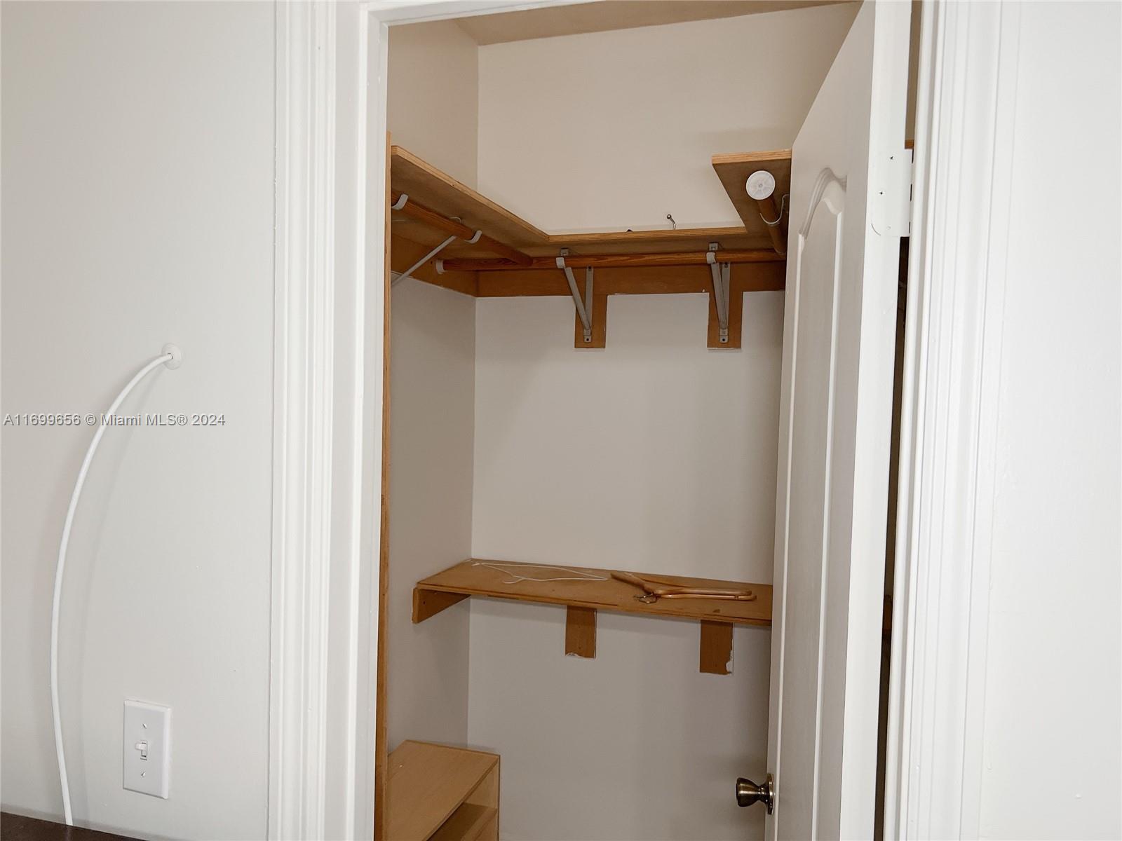 OSCEOLA GROVES - Residential Income