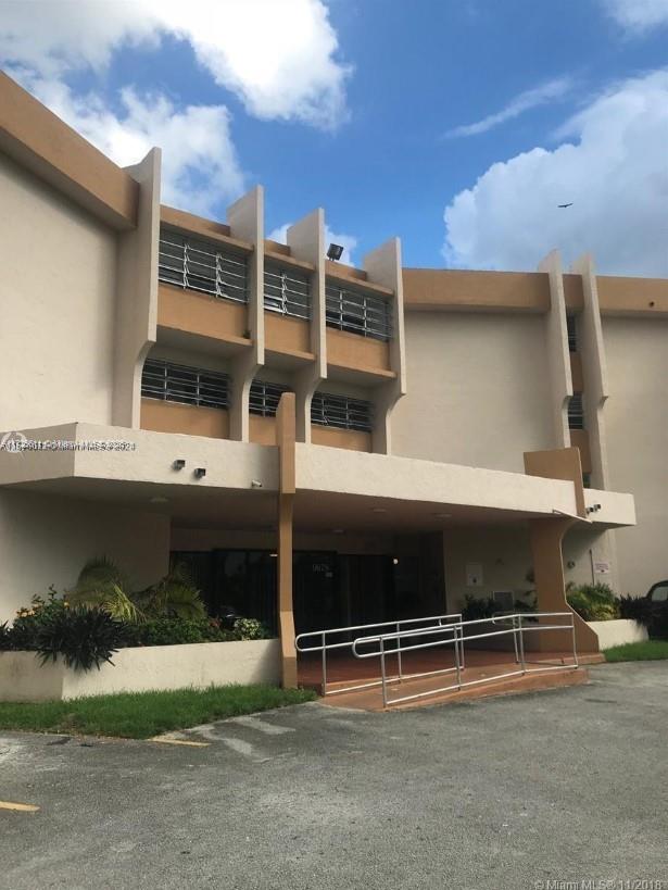 9678 Fontainebleau Blvd 111, Miami, Broward County, Florida - 2 Bedrooms  
2 Bathrooms - 