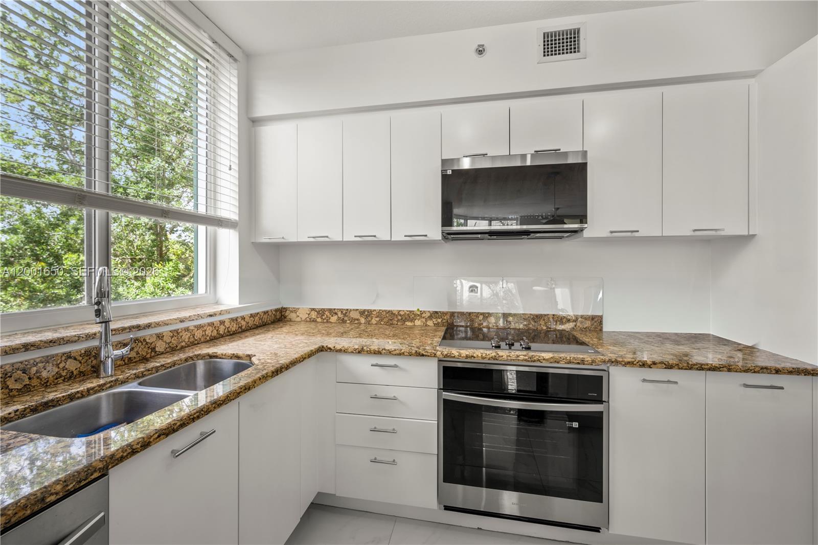 VERANDA CONDO - Residential Lease