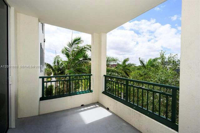 VERANDA CONDO - Residential Lease