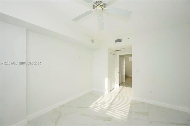 VERANDA CONDO - Residential Lease