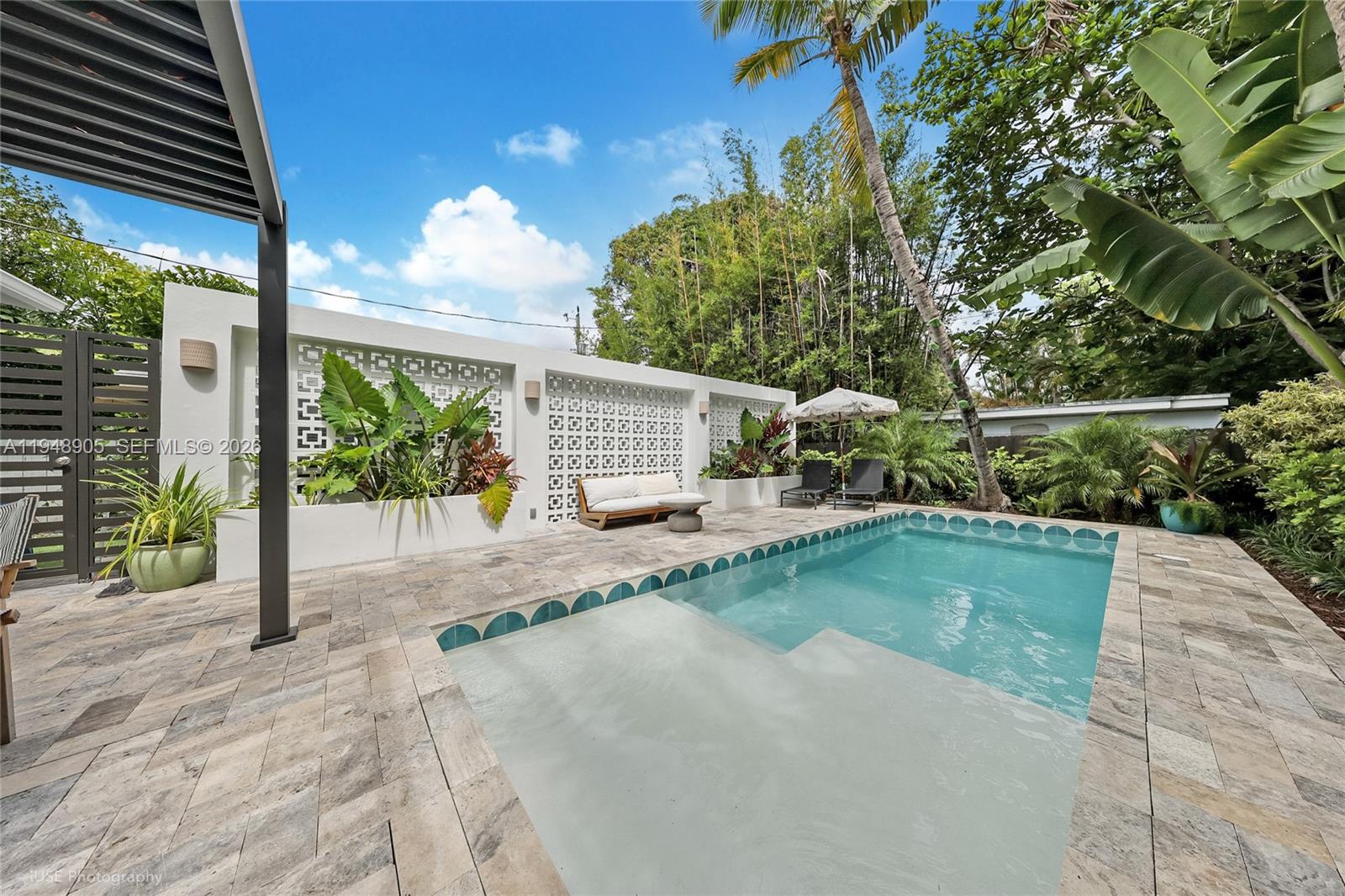 SHADOWLAWN - Residential Lease