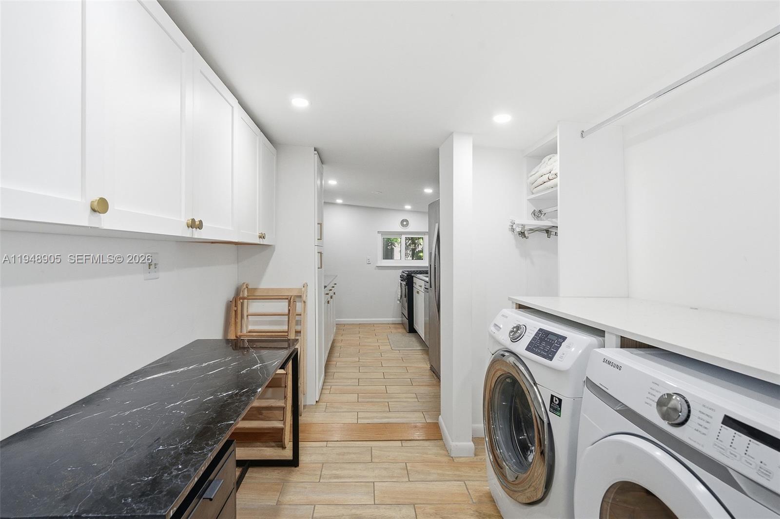 SHADOWLAWN - Residential Lease