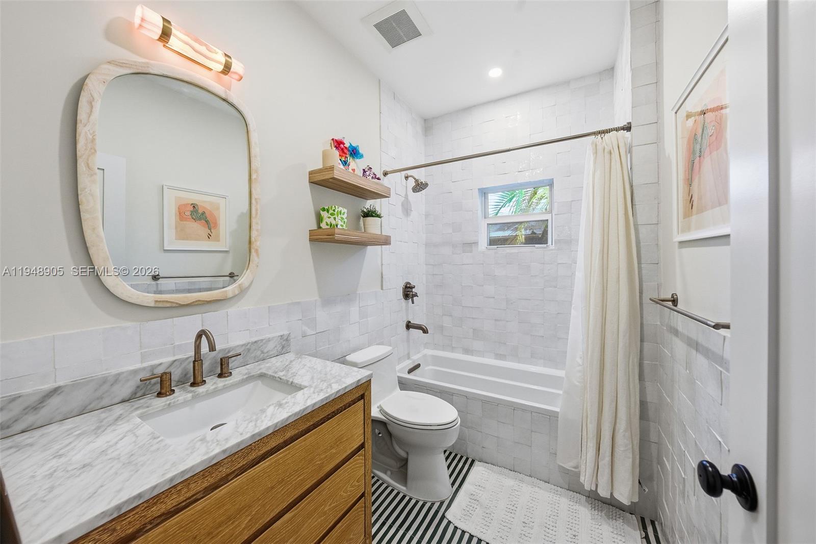 SHADOWLAWN - Residential Lease