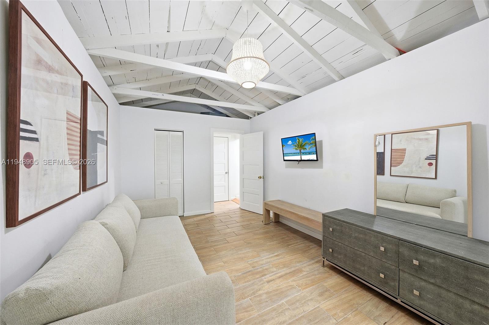 SHADOWLAWN - Residential Lease