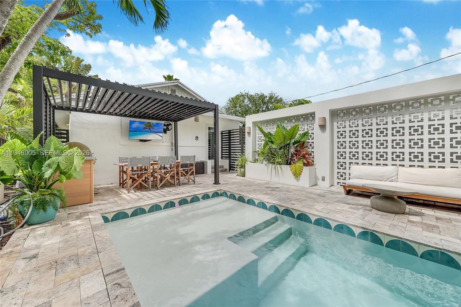 SHADOWLAWN - Residential Lease