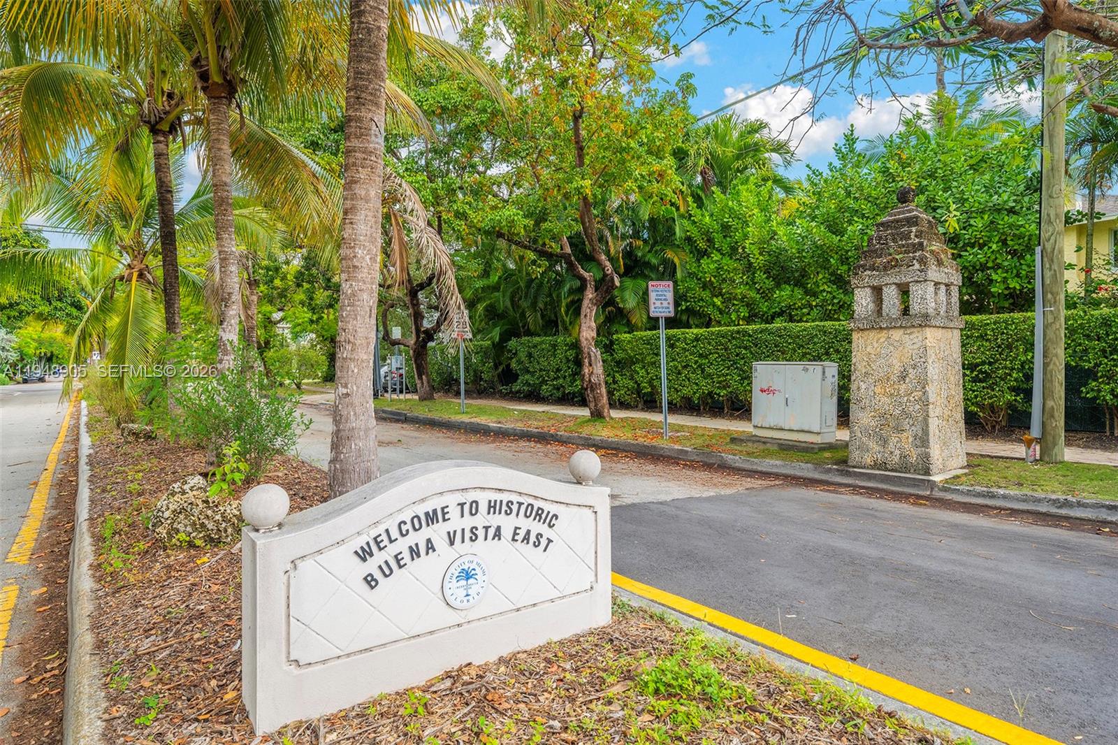 SHADOWLAWN - Residential Lease