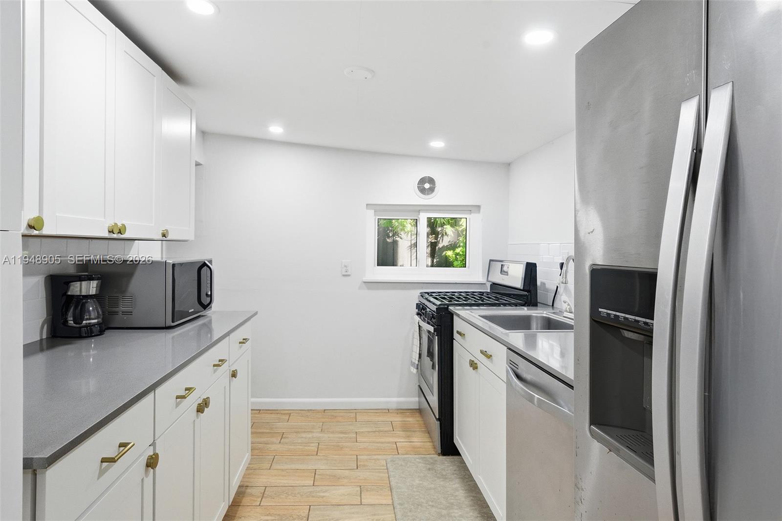 SHADOWLAWN - Residential Lease