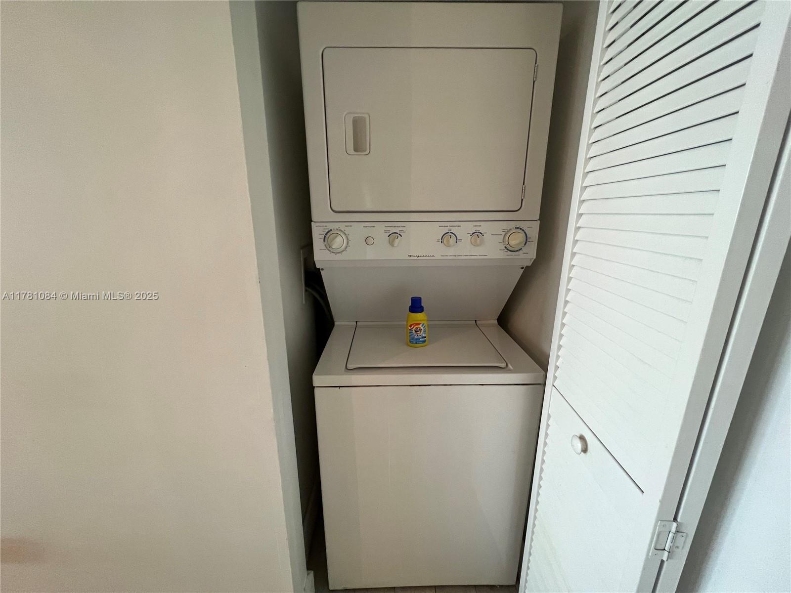 BEACHWALK CONDOMINIUM - Residential Lease