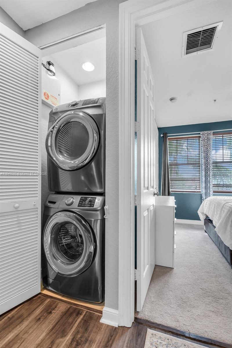 CITYSIDE CONDO - Residential Lease