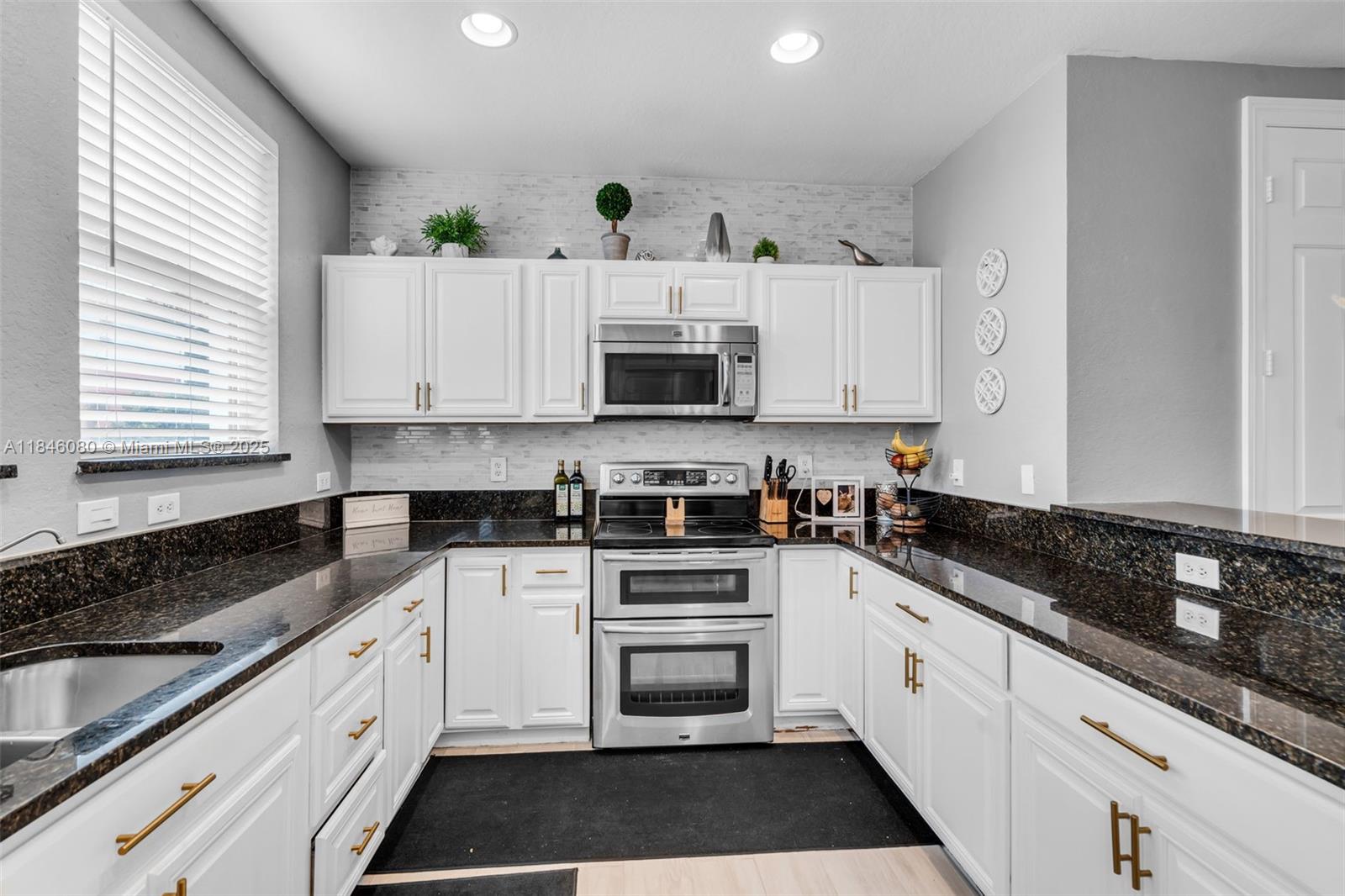 CITYSIDE CONDO - Residential Lease