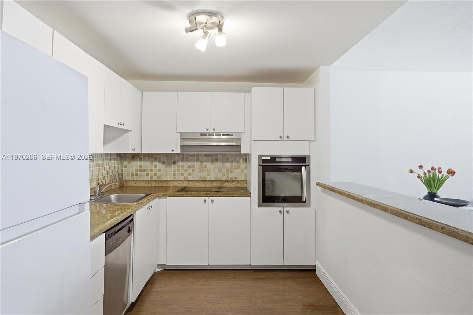 OCEANVIEW BUILDING A COND - Residential