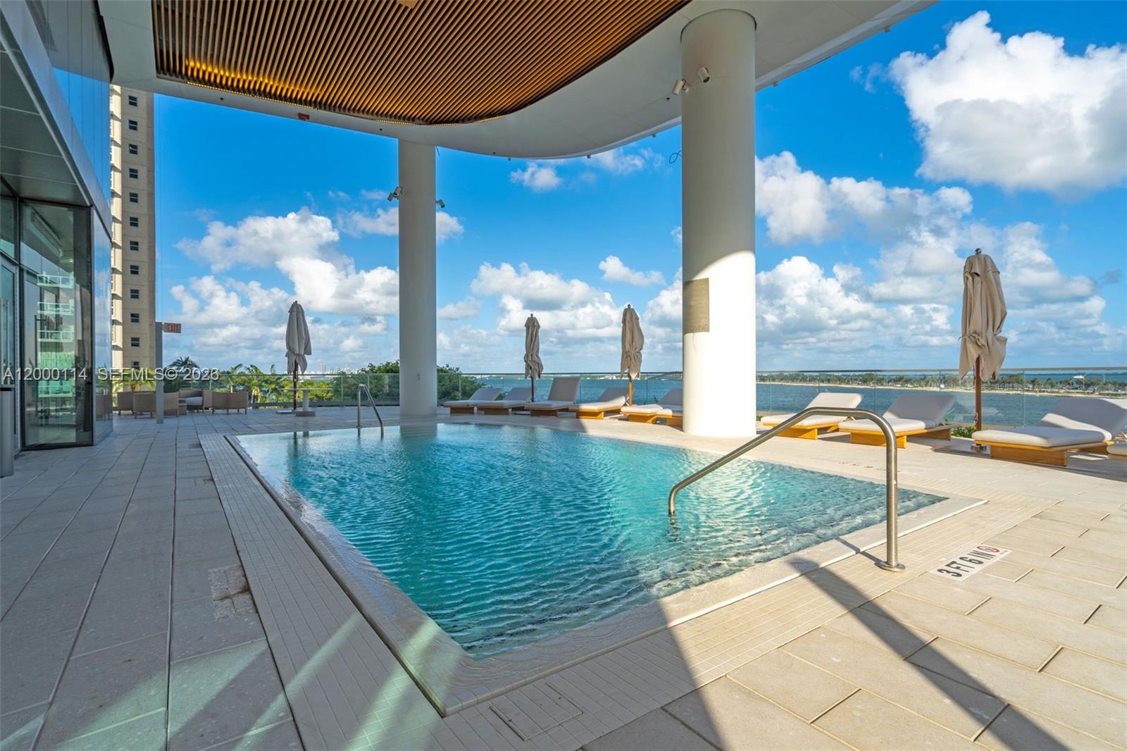 UNA RESIDENCES - Residential