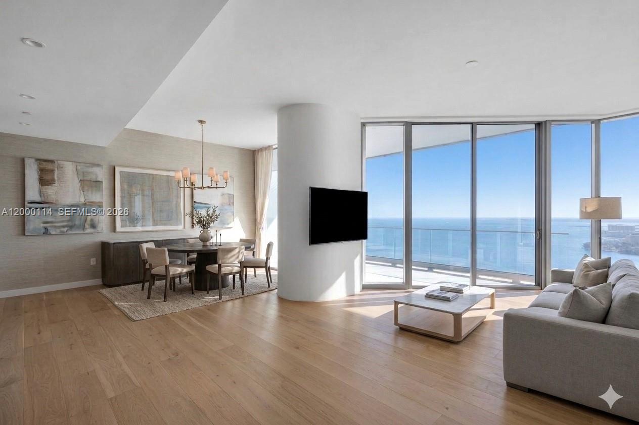 UNA RESIDENCES - Residential