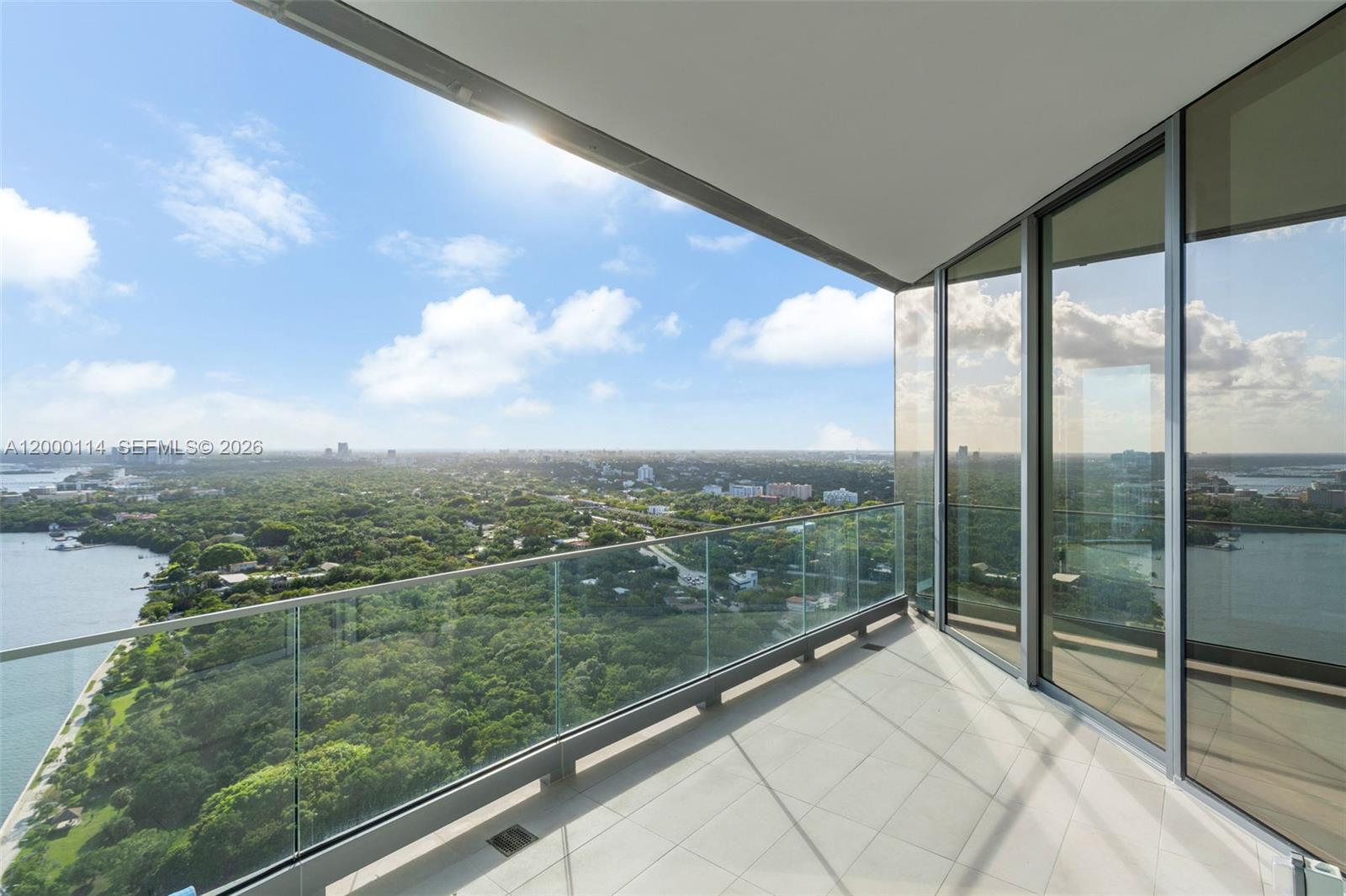 UNA RESIDENCES - Residential