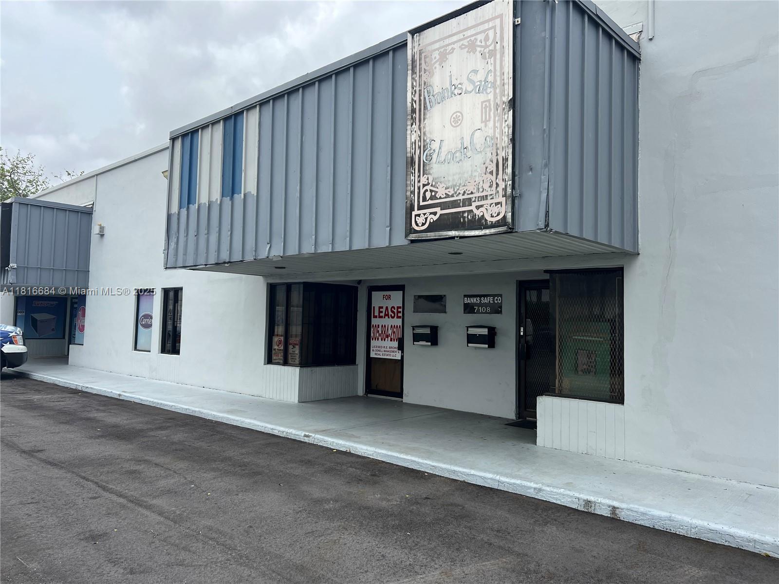 Flex Warehouse ~2,500 sf Street level O/H door in the rear. Glass pedestrian entrance in the front. Frontage to NW 72 Avenue.