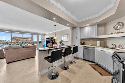 Tiny photo for 3111 N Ocean Dr #904, Hollywood, FL 33019 (MLS # A12044395)