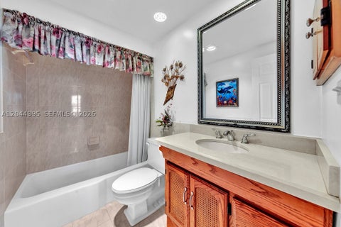 Tiny photo for 3111 N Ocean Dr #904, Hollywood, FL 33019 (MLS # A12044395)