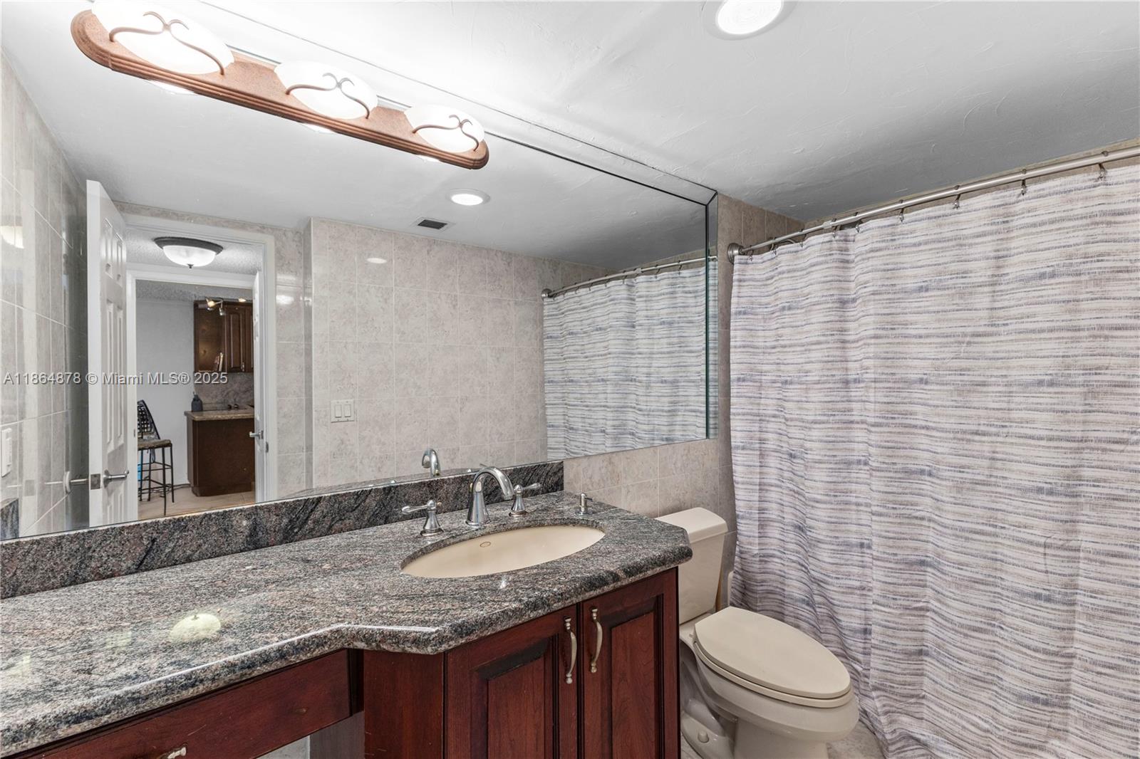 ADMIRALS PORT CONDO WEST - Residential