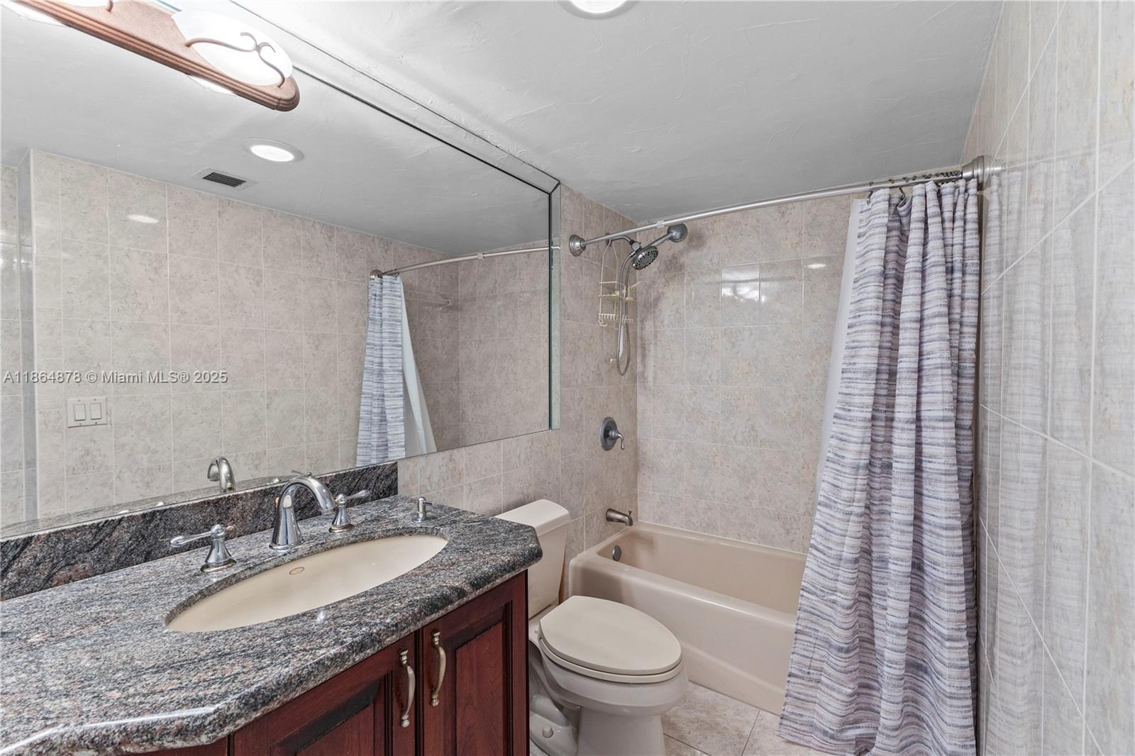 ADMIRALS PORT CONDO WEST - Residential