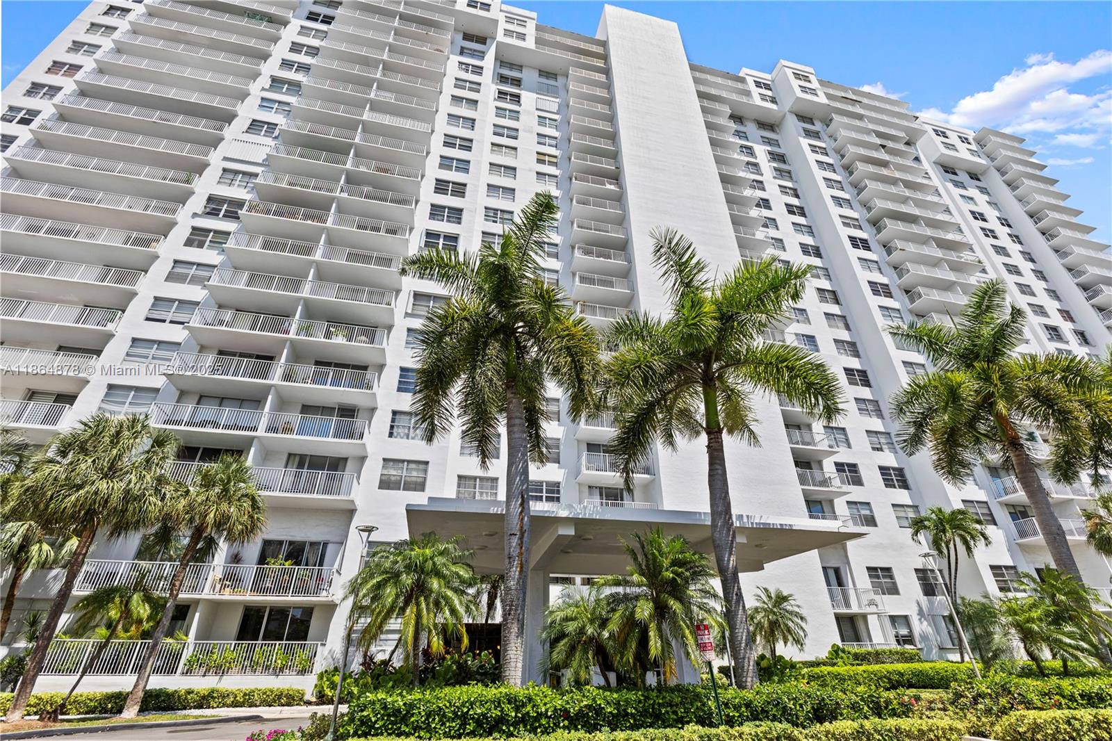 ADMIRALS PORT CONDO WEST - Residential