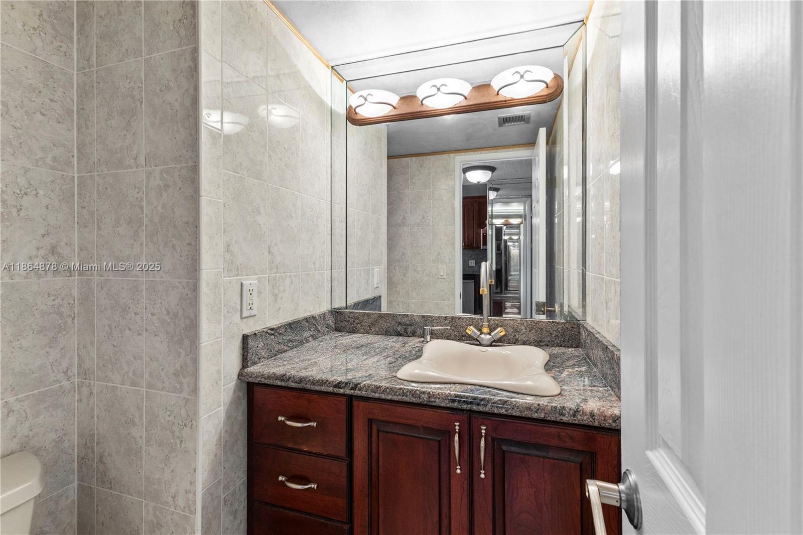 ADMIRALS PORT CONDO WEST - Residential